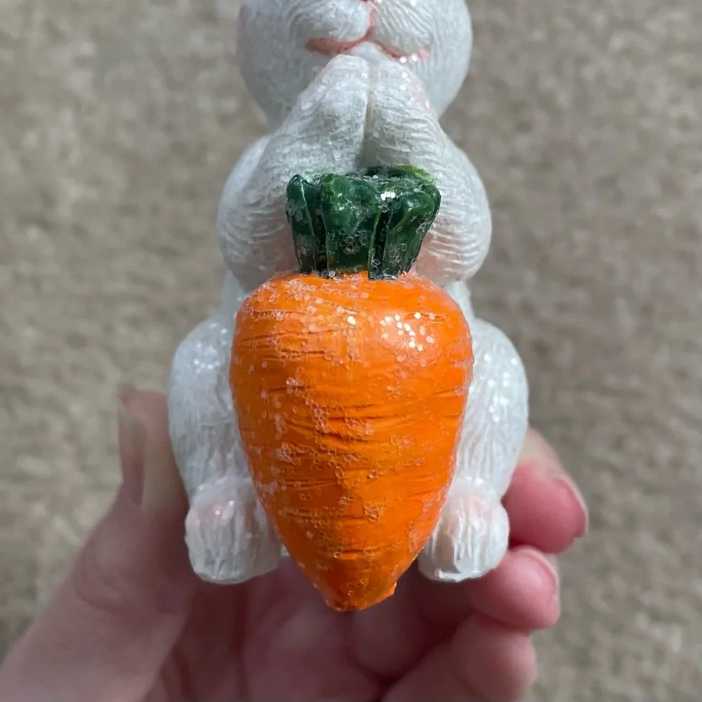 Bath & Body Works Glittery Bunny with Carrot Magnetic Candle Topper